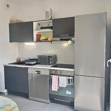 Confortable Climatise Pour 7 Personnes Apartment Serignan